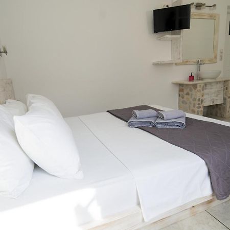Отель Porto Naoussa (Adults Only) Экстерьер фото