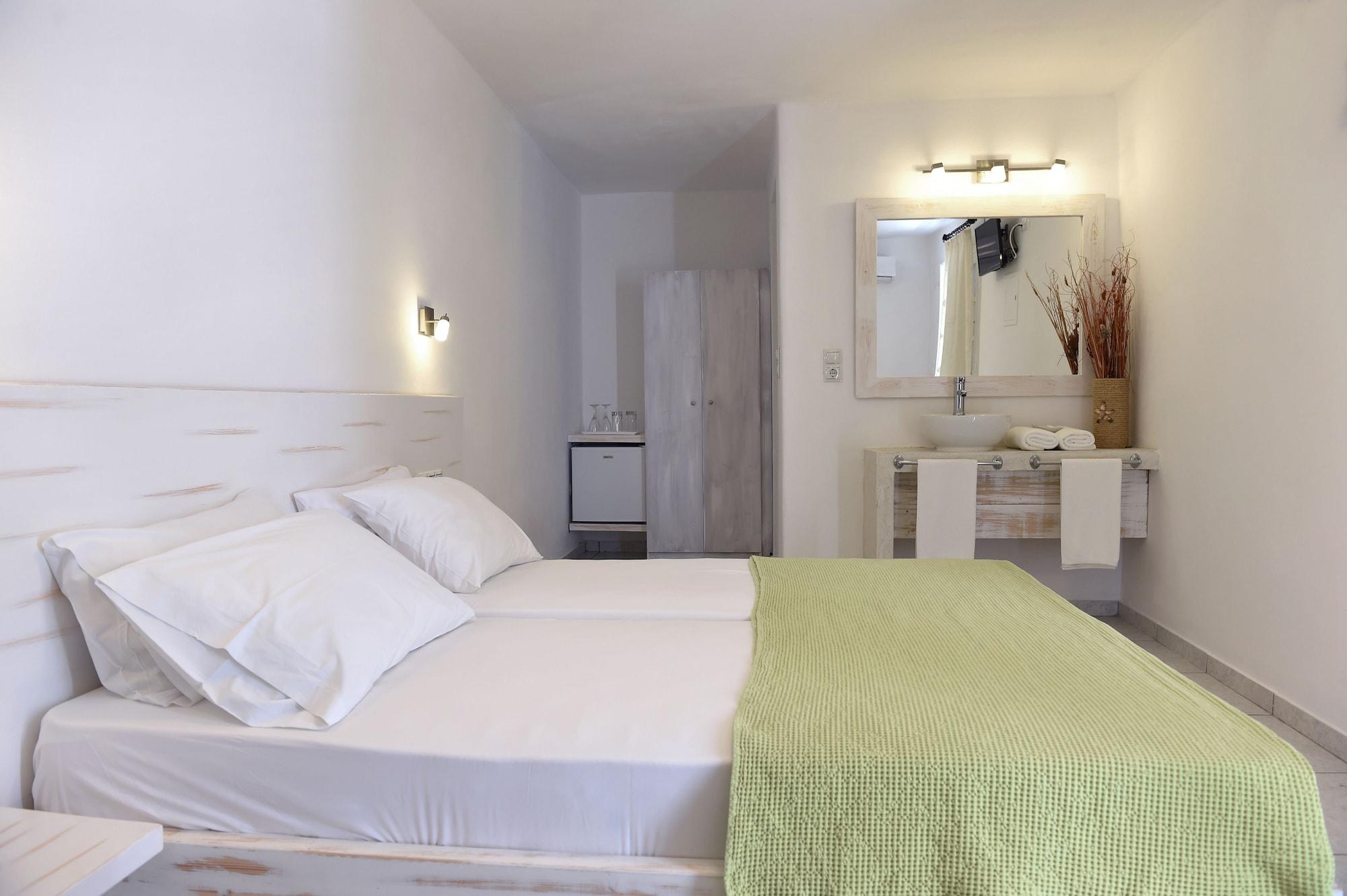 Отель Porto Naoussa (Adults Only) Экстерьер фото