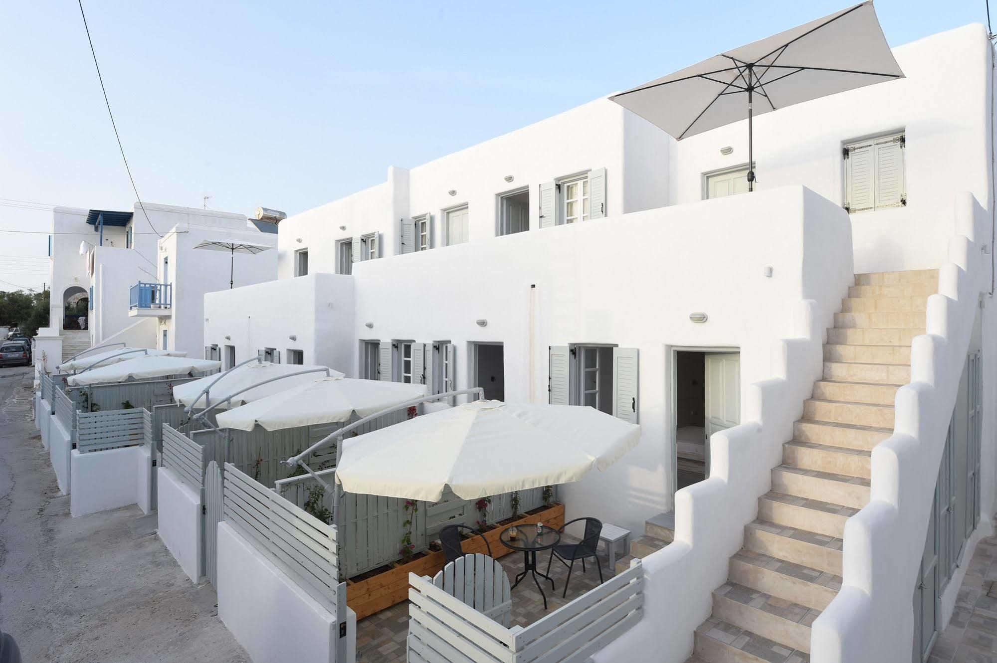 Отель Porto Naoussa (Adults Only) Экстерьер фото