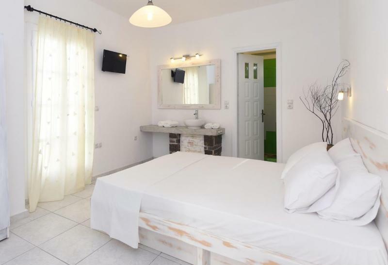 Отель Porto Naoussa (Adults Only) Экстерьер фото